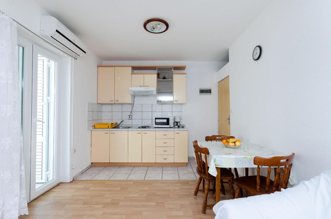 Apartments Anica J Lopar Bagian luar foto