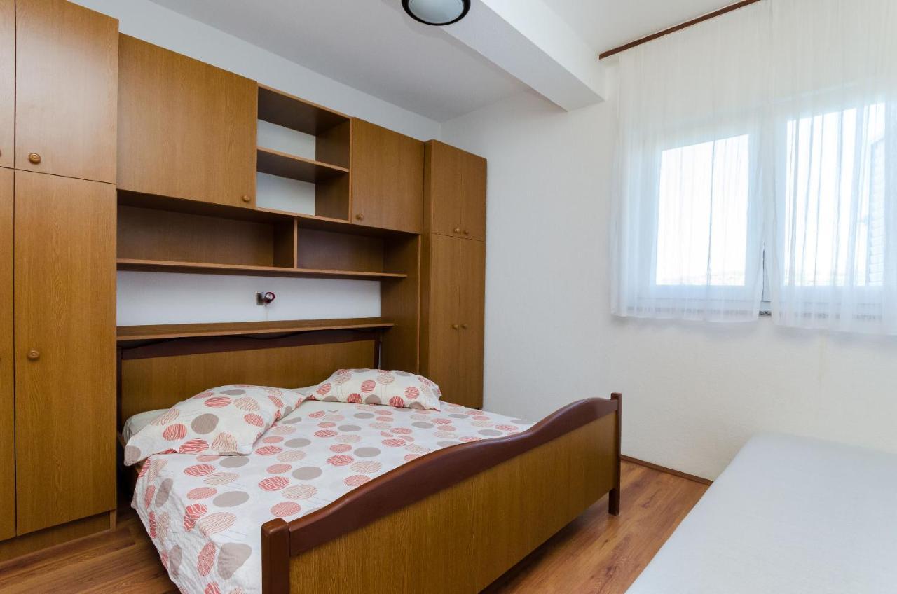Apartments Anica J Lopar Bagian luar foto