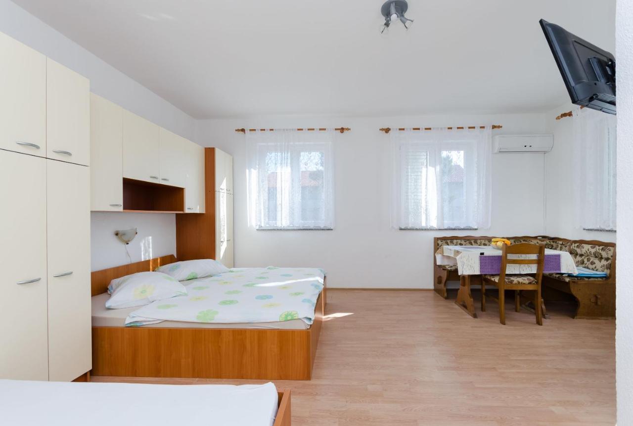 Apartments Anica J Lopar Bagian luar foto