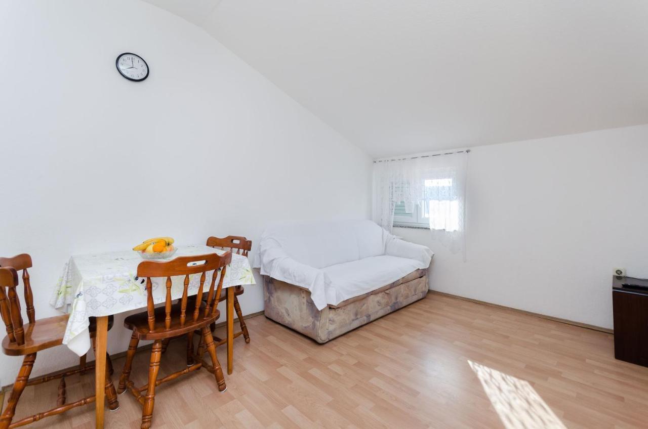 Apartments Anica J Lopar Bagian luar foto