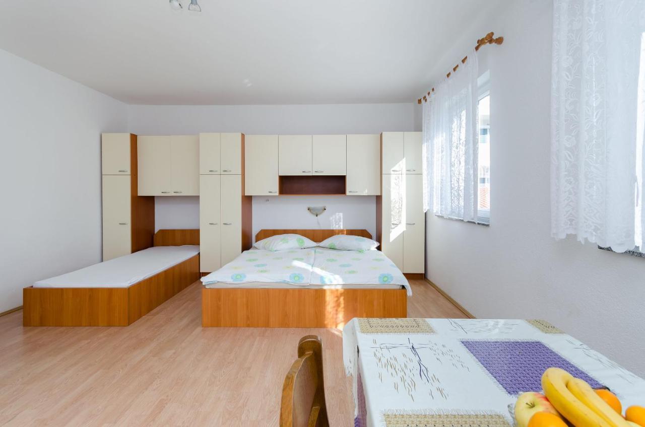 Apartments Anica J Lopar Bagian luar foto