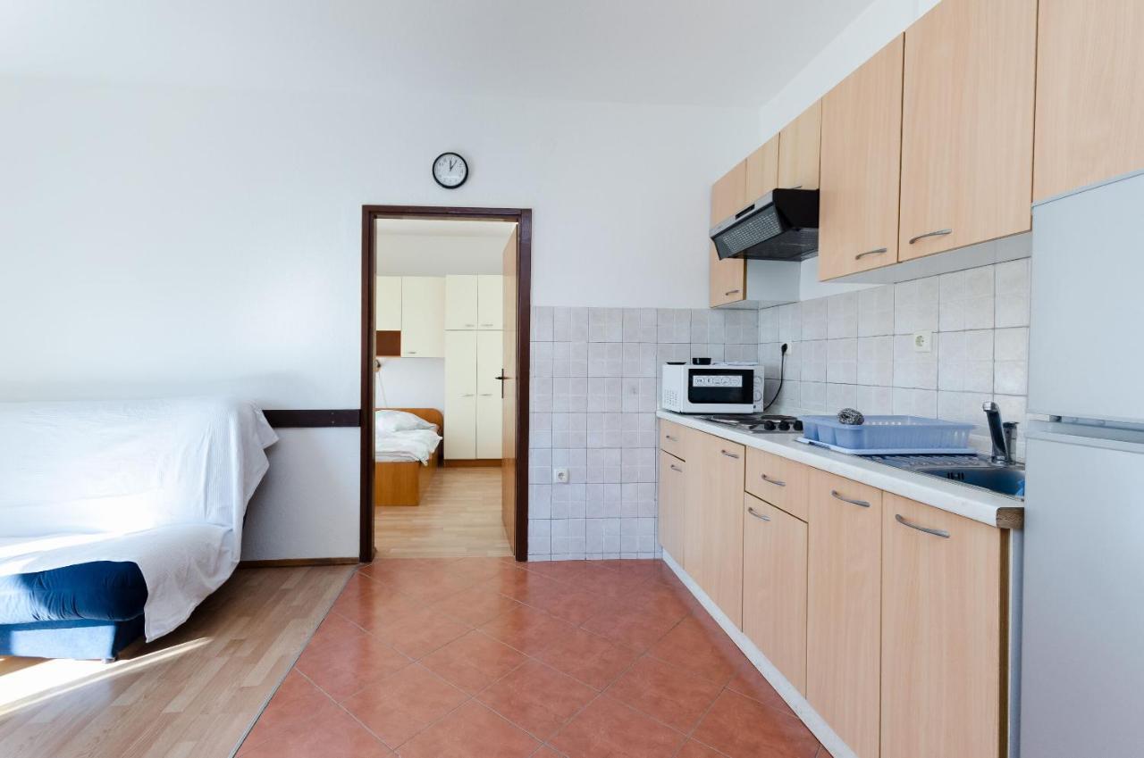 Apartments Anica J Lopar Bagian luar foto